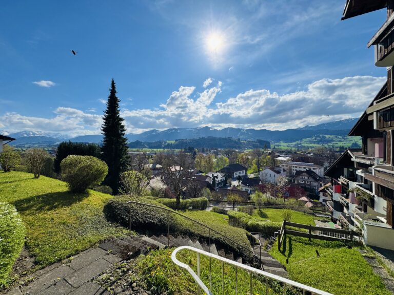 Aufwachen und Leben mit unverbaubarem Blick in die Oberstdorfer Berglandschaft