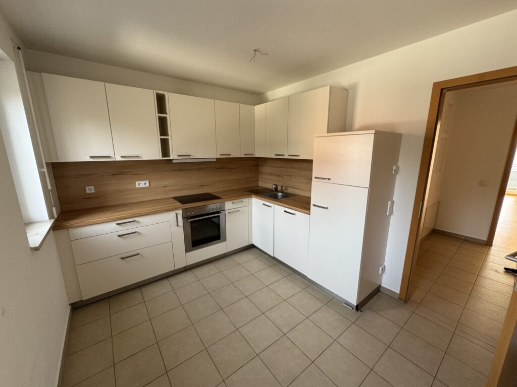 Moderne 2-Zimmer-Wohnung mit sonniger Loggia am königl. Hirschgarten in München