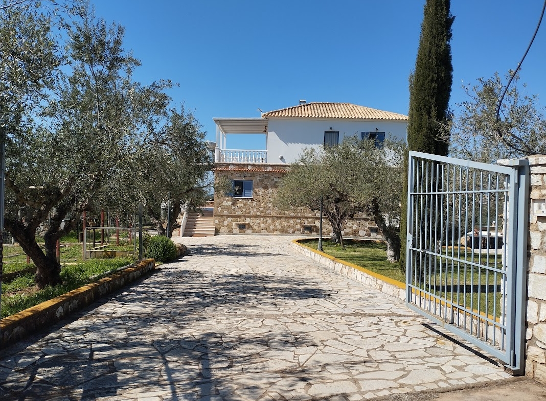 Einfamilienhaus zum verkaufen in Golden Beach von Tragana
