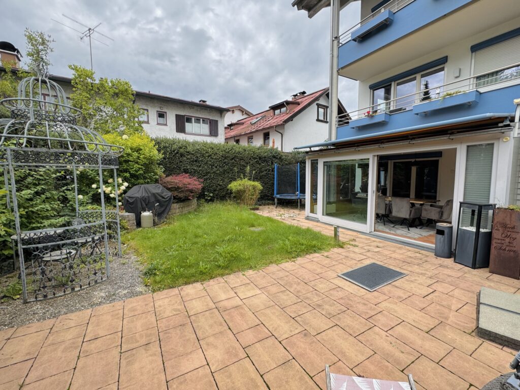 Vom Wintergarten in den Garten