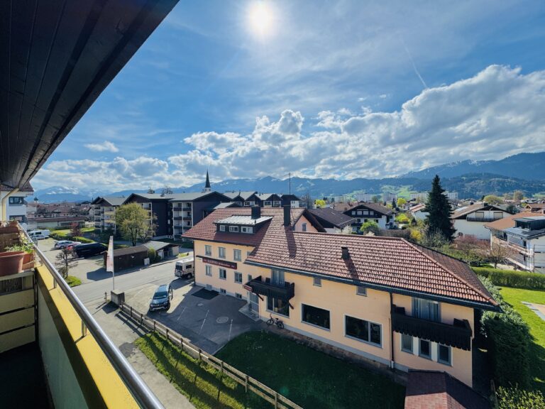 Mitten im Leben und mit Blick in die Berge