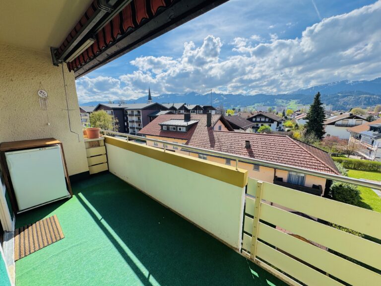 Mitten im Leben und mit Blick in die Berge