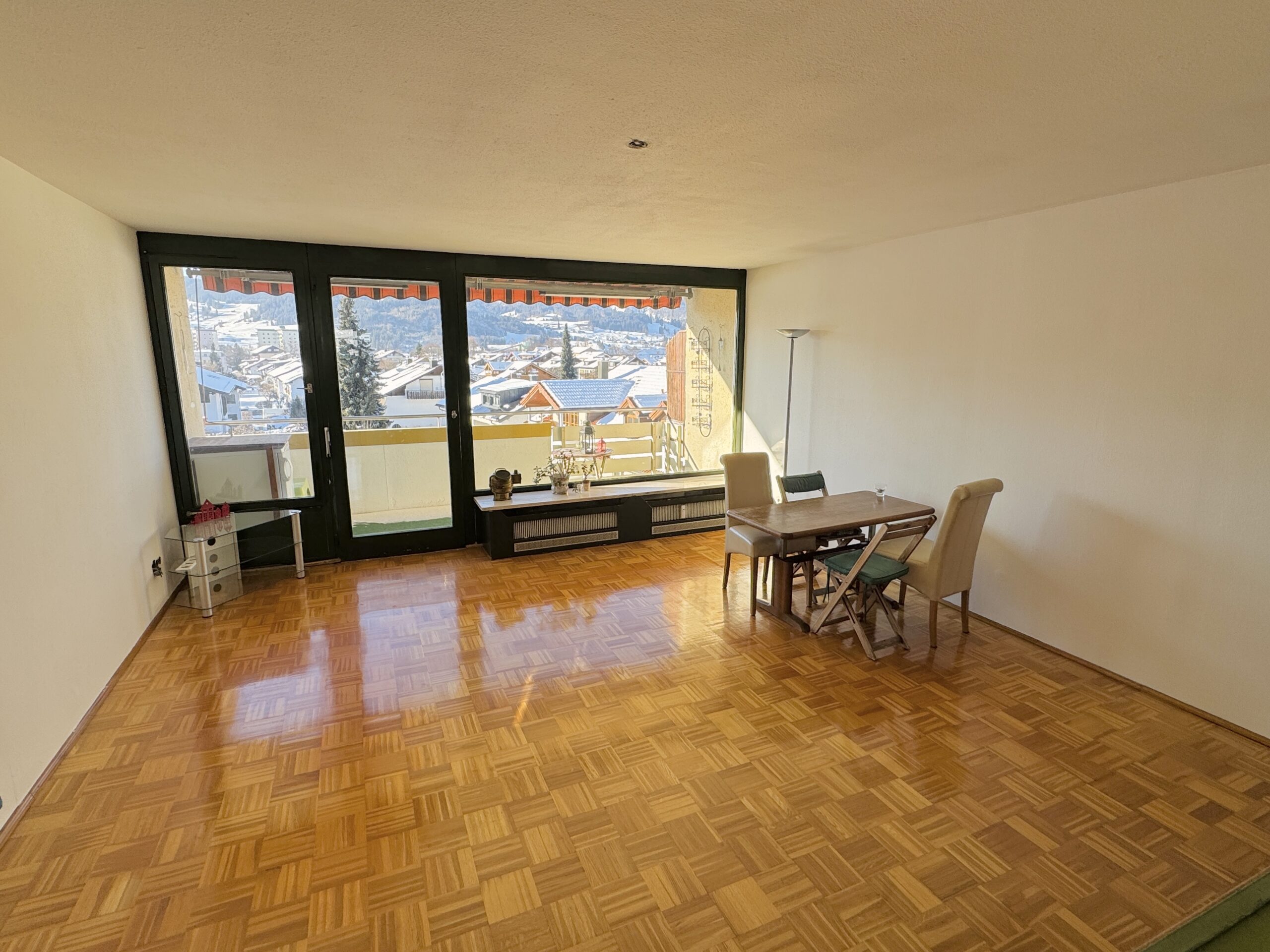 Stadtleben und Alpenpanorama perfekt kombiniert!