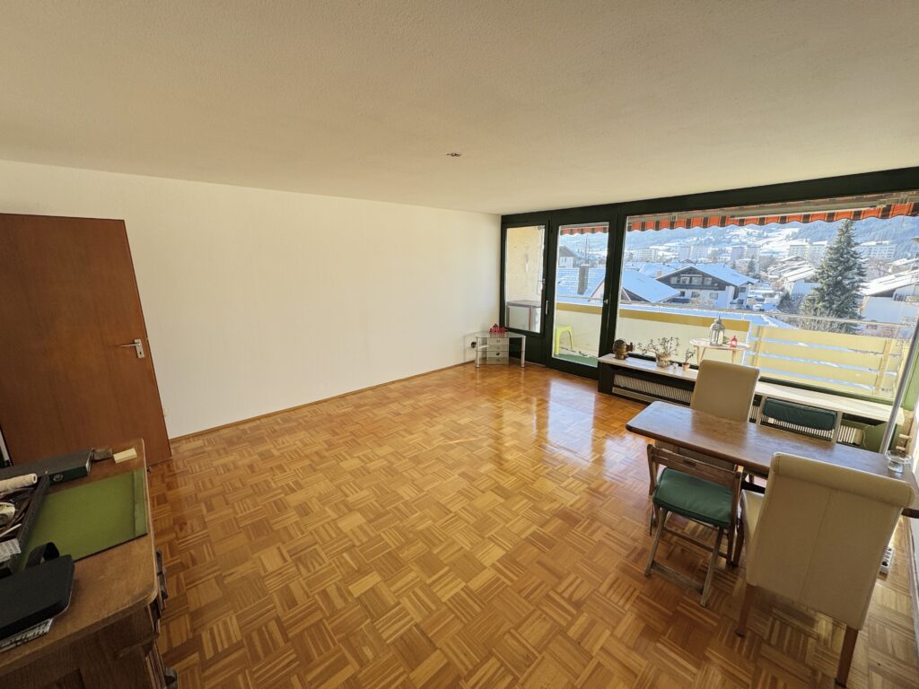 Stadtleben und Alpenpanorama perfekt kombiniert!