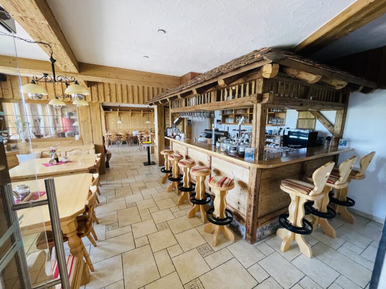 Bald für Sie frei!  Gediegenes Landhotel mit Allgäuer Charme und traumhafter Lage mit Blick in die Berge